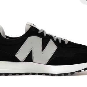 New Balance Men's Black and White Sneakers